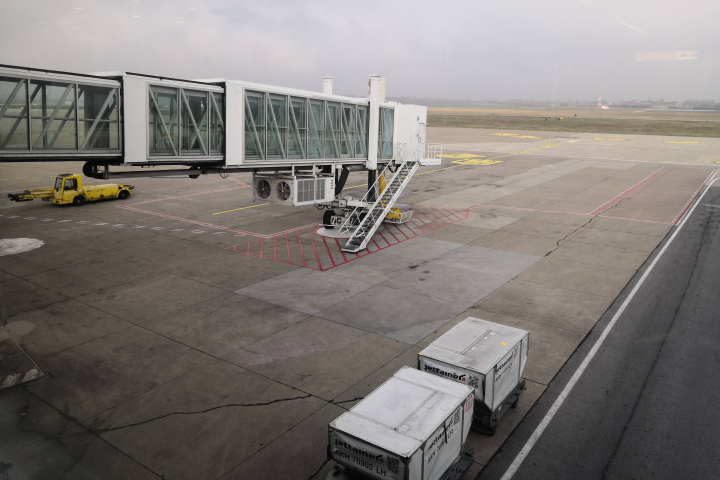 /uploads/posts/fdaab908c3238481022cfffee2648d61147364f6/images/cz airport.png